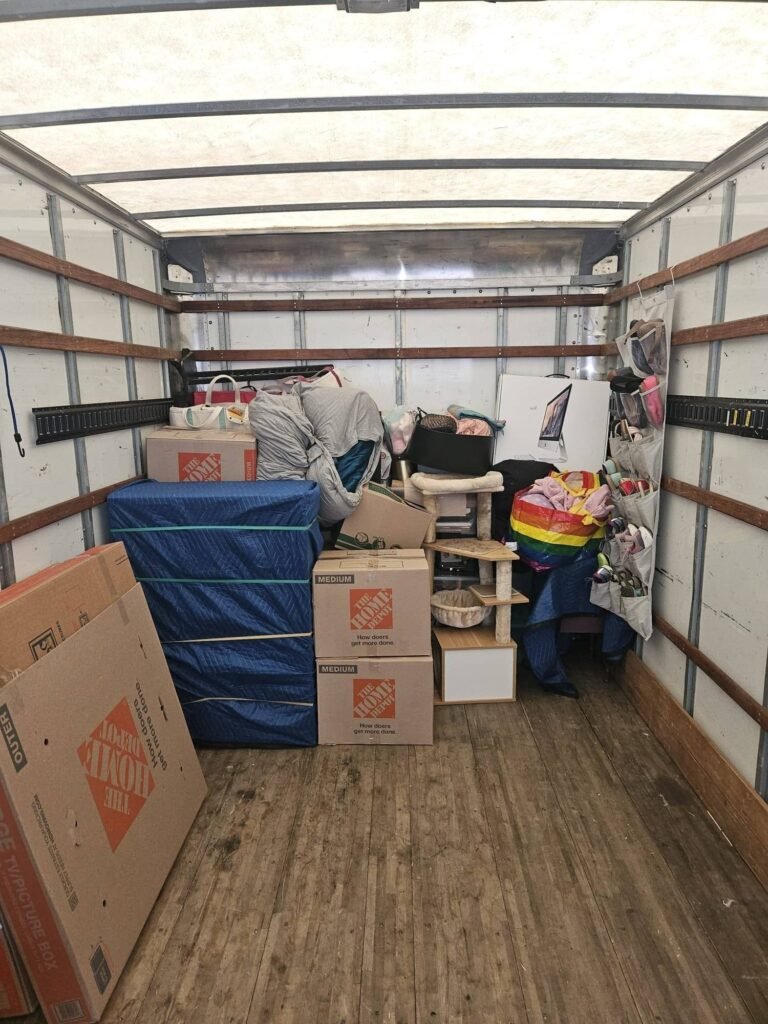 junk removal movers truck